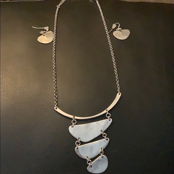 Cute hammered silver jewelry set - Picture 1 of 3